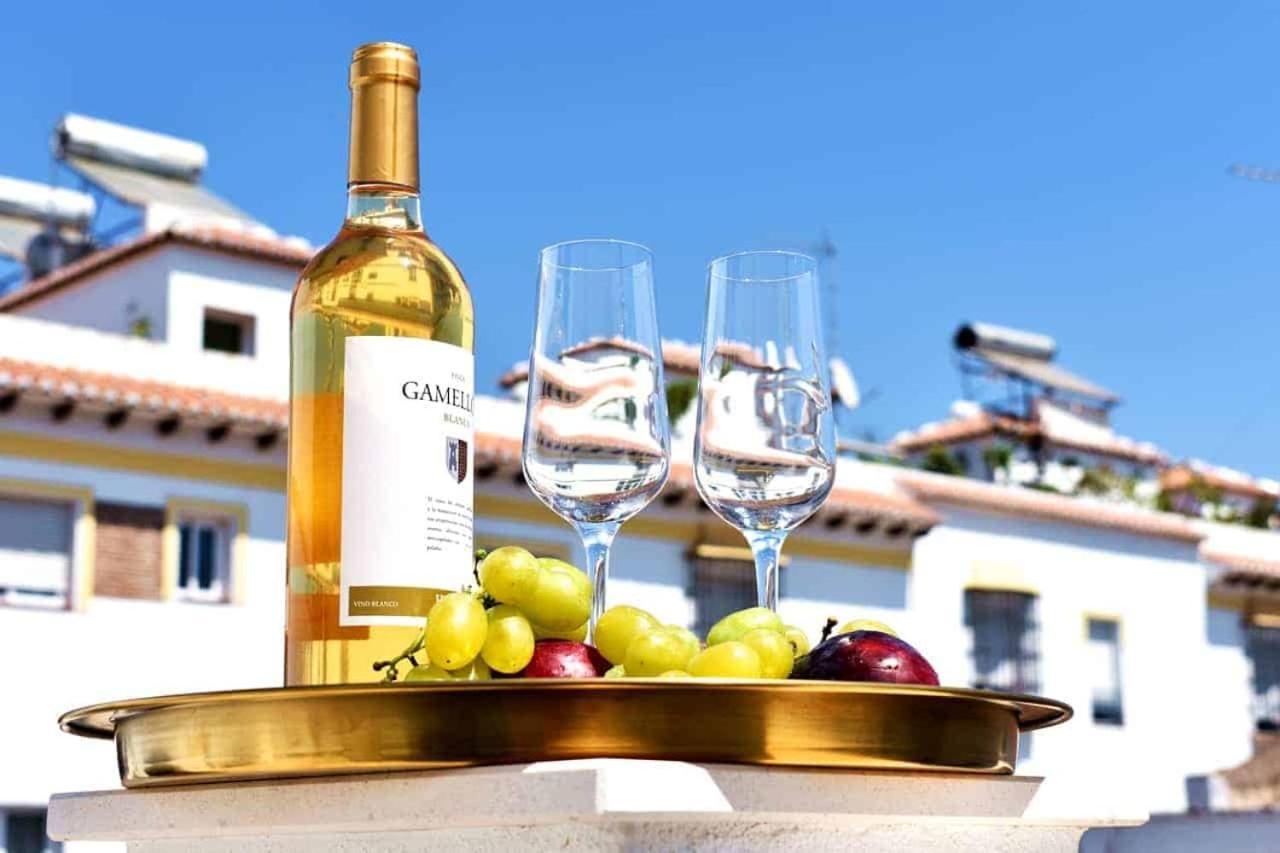 Вілла New Townhouse In The Heart Of Nerja With Jacuzzi Екстер'єр фото