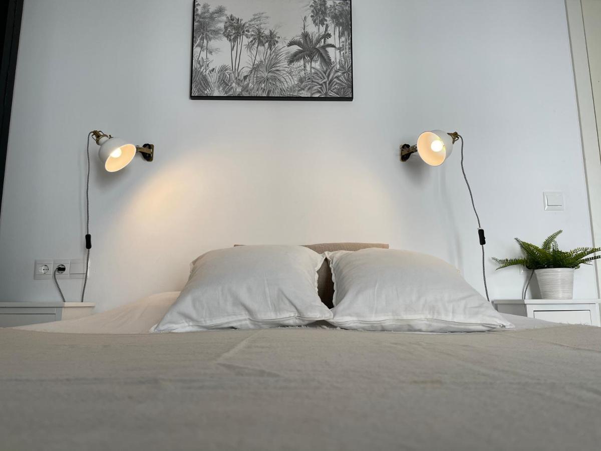 Вілла New Townhouse In The Heart Of Nerja With Jacuzzi Екстер'єр фото