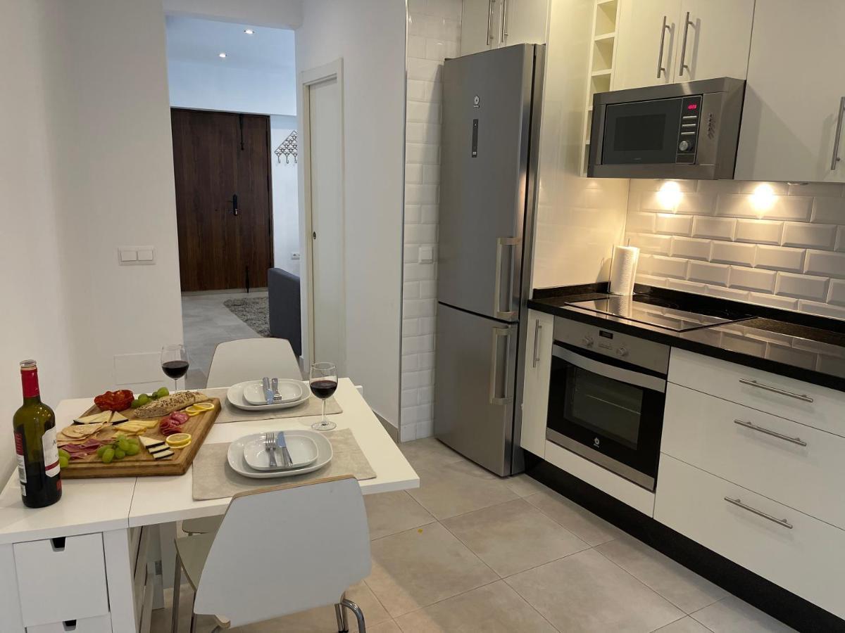 Вілла New Townhouse In The Heart Of Nerja With Jacuzzi Екстер'єр фото