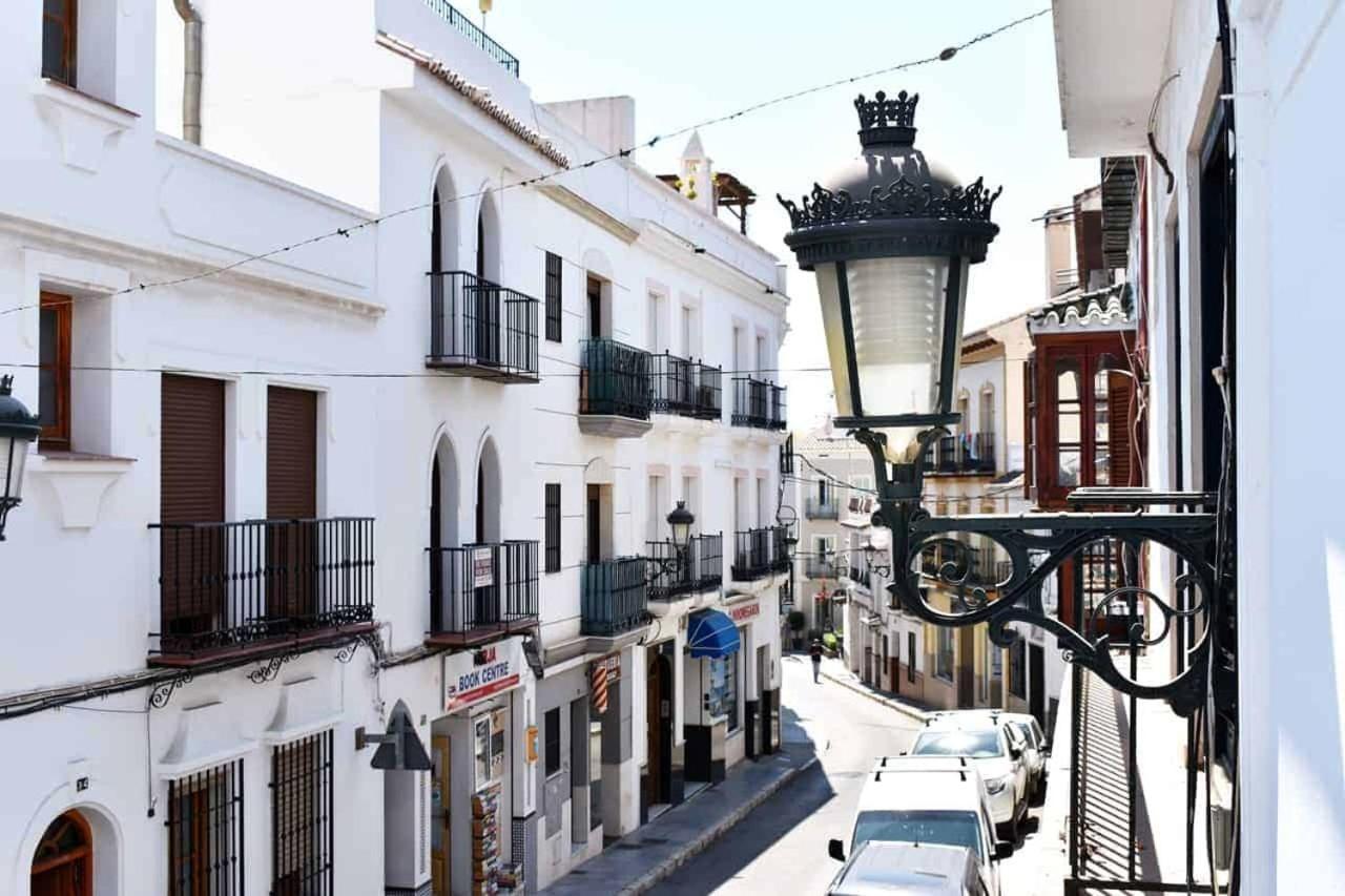Вілла New Townhouse In The Heart Of Nerja With Jacuzzi Екстер'єр фото