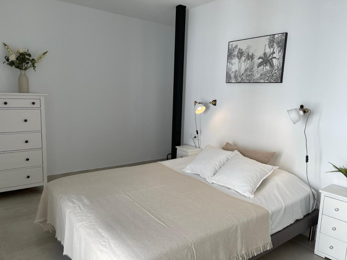 Вілла New Townhouse In The Heart Of Nerja With Jacuzzi Екстер'єр фото
