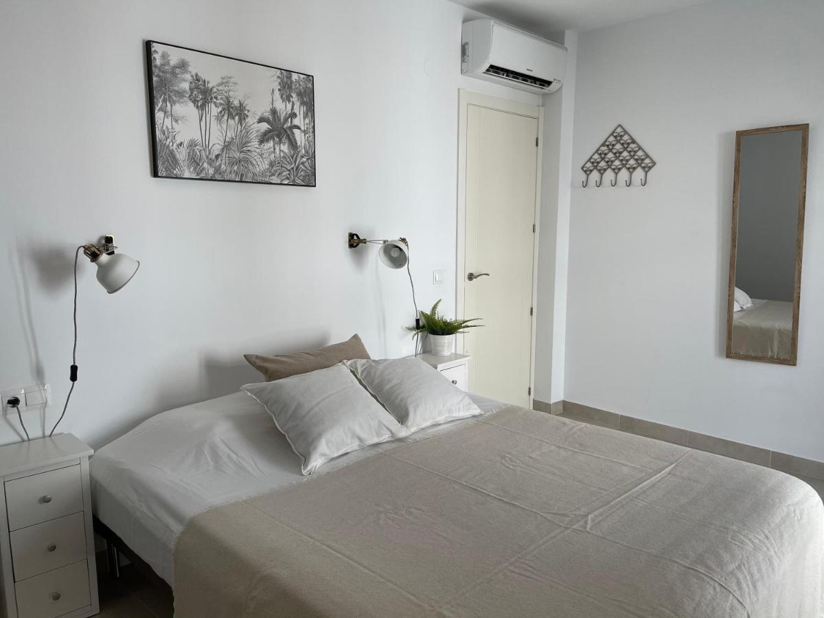 Вілла New Townhouse In The Heart Of Nerja With Jacuzzi Екстер'єр фото