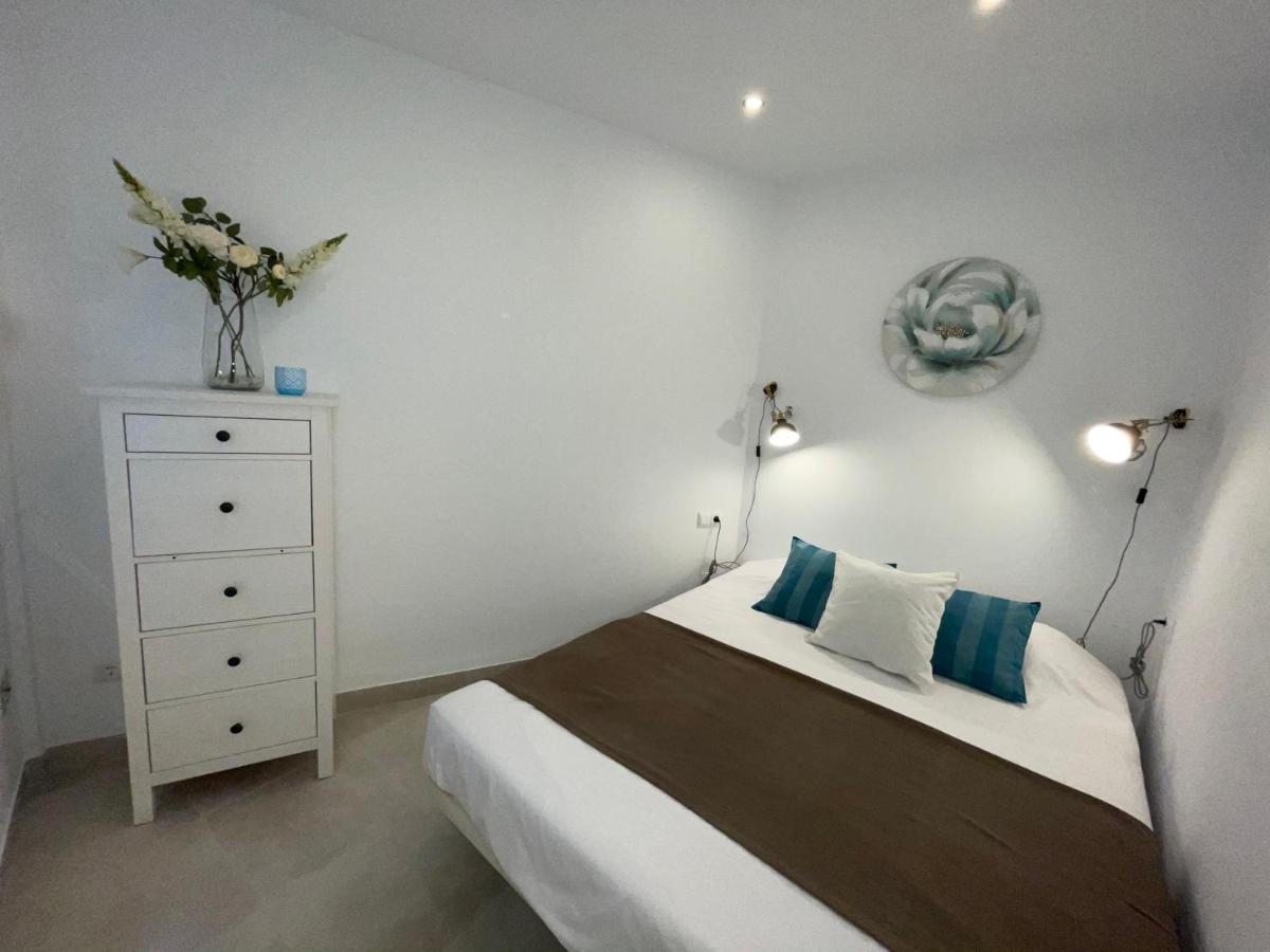 Вілла New Townhouse In The Heart Of Nerja With Jacuzzi Екстер'єр фото