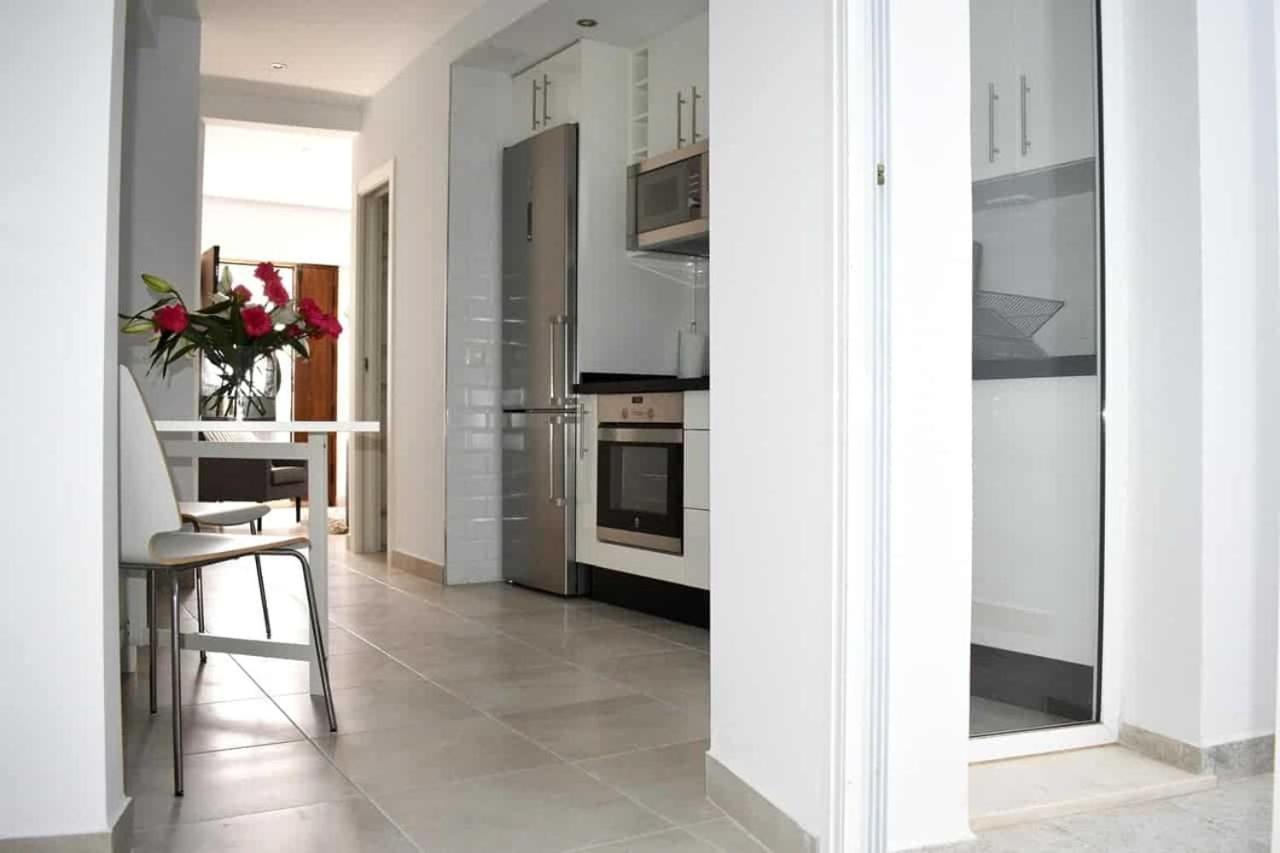 Вілла New Townhouse In The Heart Of Nerja With Jacuzzi Екстер'єр фото
